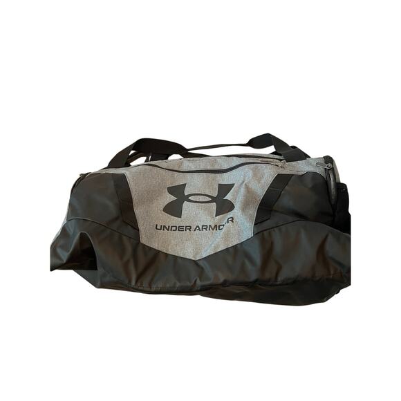Under Armour 20"x12"x12" Black Duffel Gym Bag